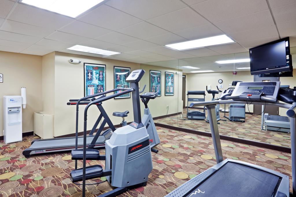 Holiday Inn Olathe Medical Center Удобства фото