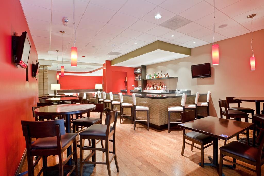 Holiday Inn Olathe Medical Center Ресторан фото