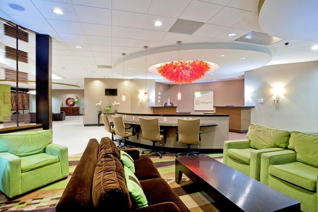 Holiday Inn Olathe Medical Center Интерьер фото