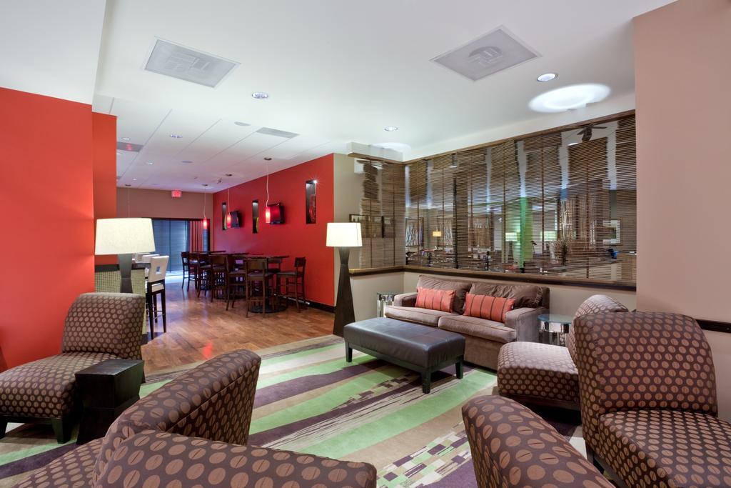 Holiday Inn Olathe Medical Center Интерьер фото