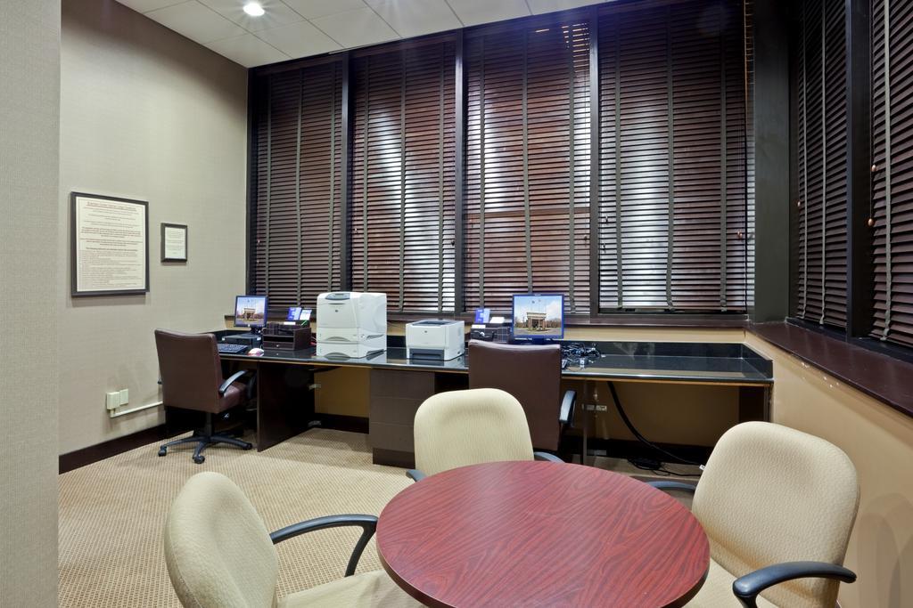 Holiday Inn Olathe Medical Center Удобства фото